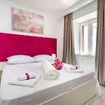Luxury Old Town 3*