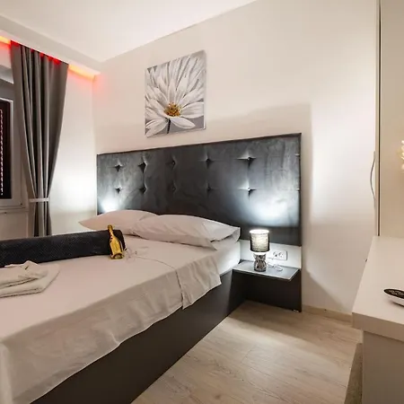 Luxury Old Town Bed and Breakfast Ζαντάρ