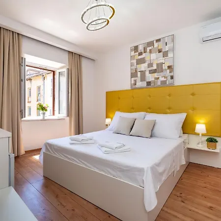 Luxury Old Town Bed & Breakfast 3*