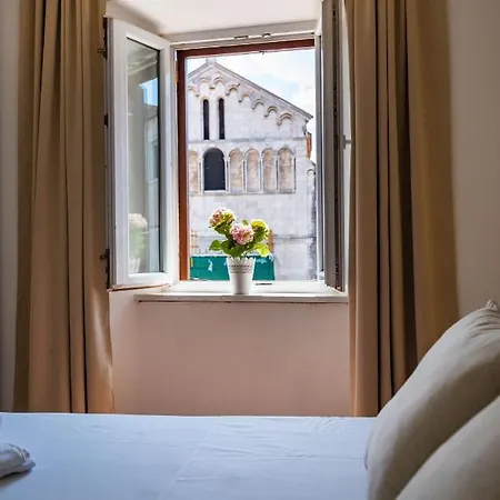 Luxury Old Town 3*