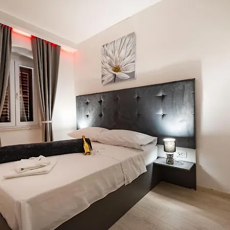 Luxury Old Town 3*
