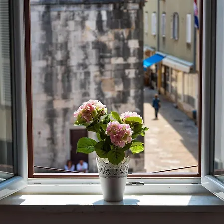 Luxury Old Town Bed and Breakfast 3*