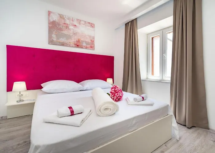 Luxury Old Town 3*