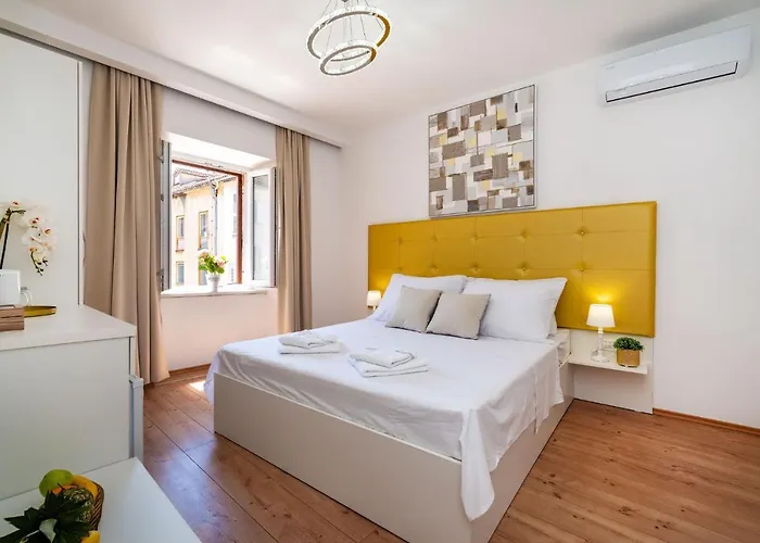 Luxury Old Town Bed and Breakfast 3*