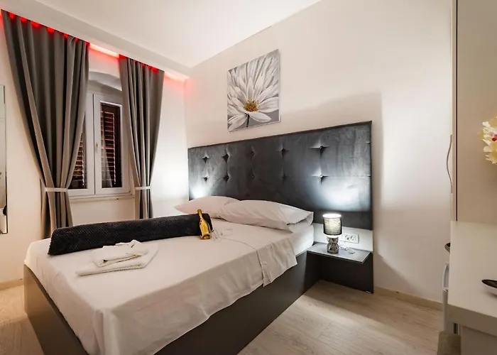 Luxury Old Town 3*