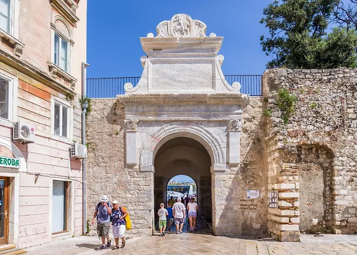 Luxury Old Town 3*