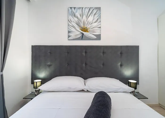 Luxury Old Town 3*