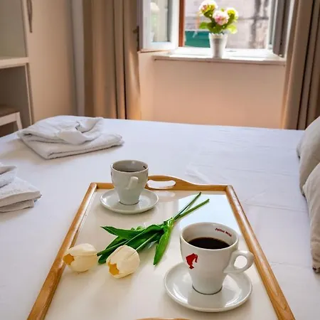Luxury Old Town 3*